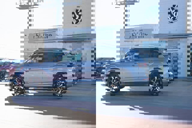 New 2026 Volkswagen Atlas SEL Premium R-Line image 3