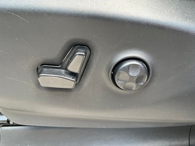 Certified 2023 Chrysler Pacifica Touring-L FWD image 19