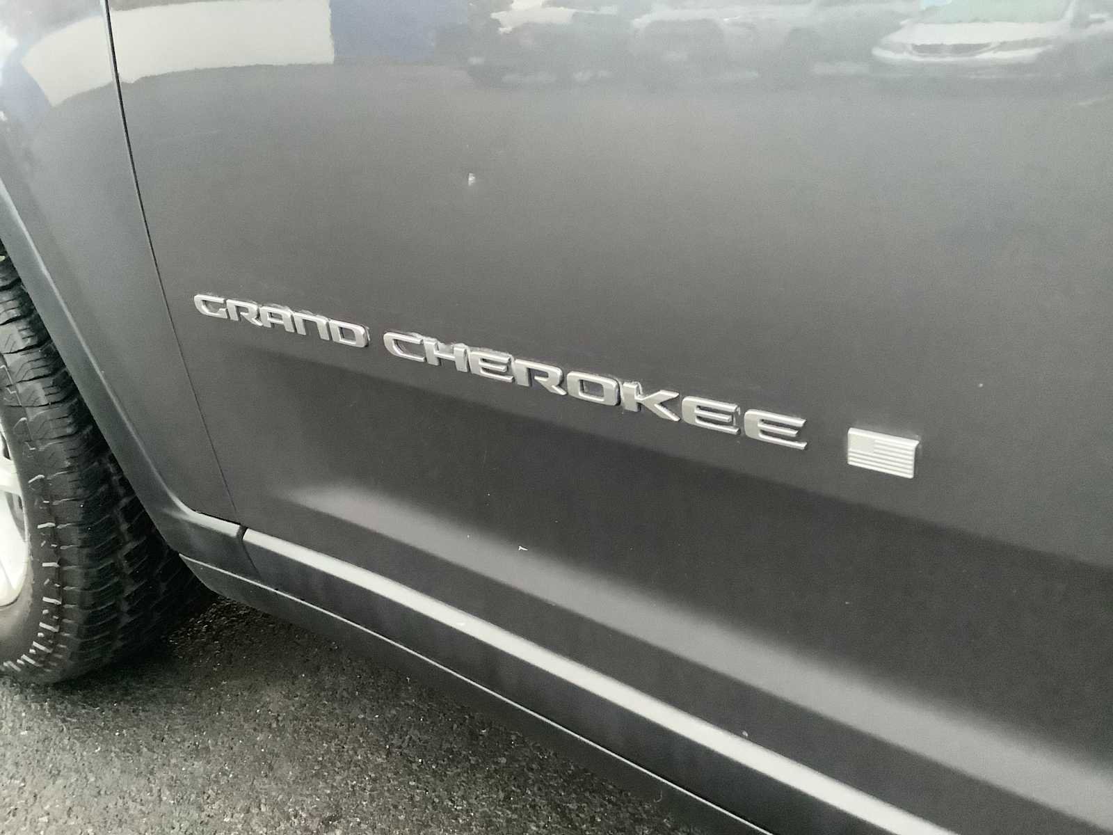 Used 2023 Jeep Grand Cherokee L Laredo image 7