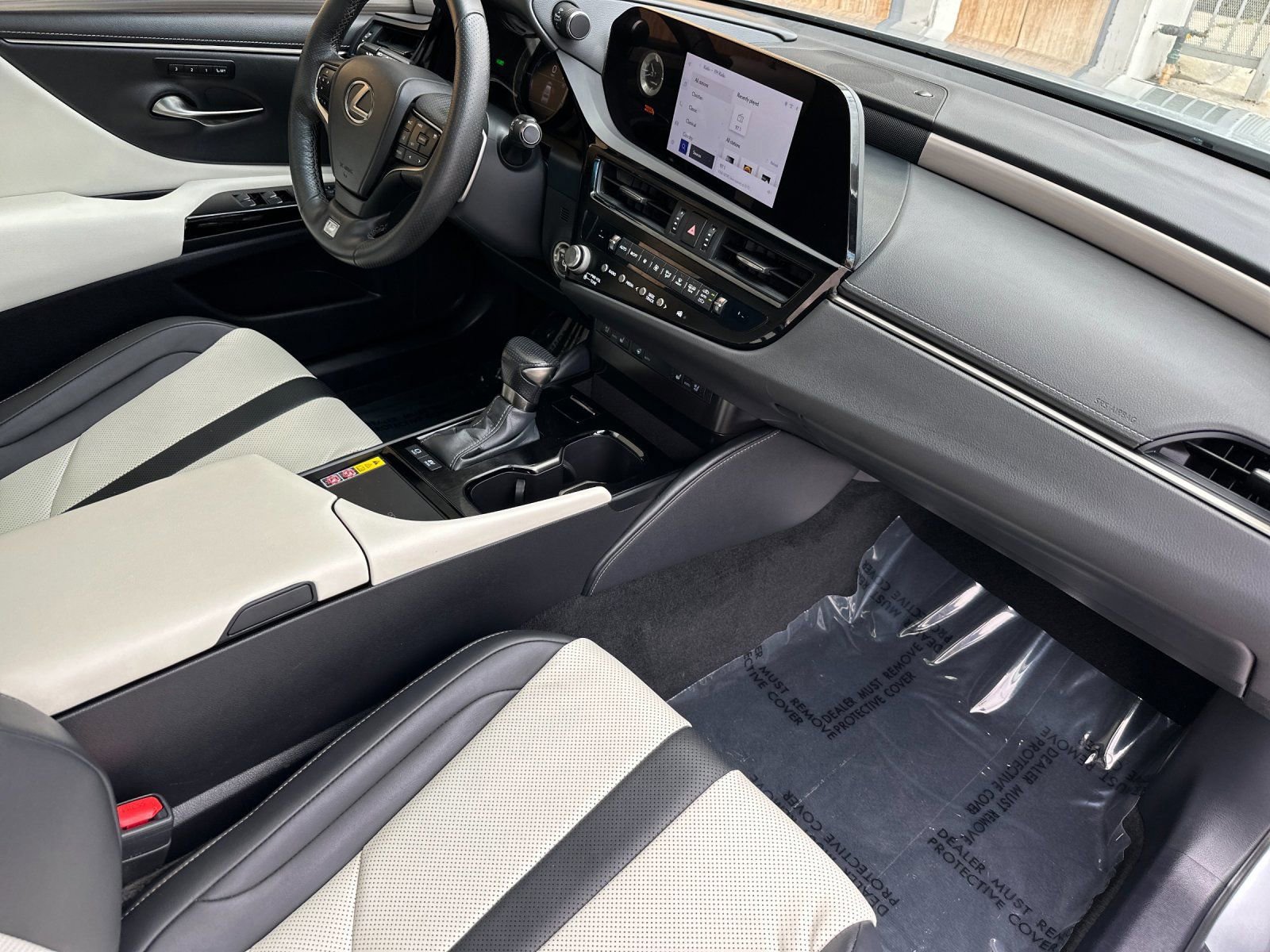 Used 2023 Lexus ES 300h F Sport w/ Accessory Package (Z2) FWD image 17