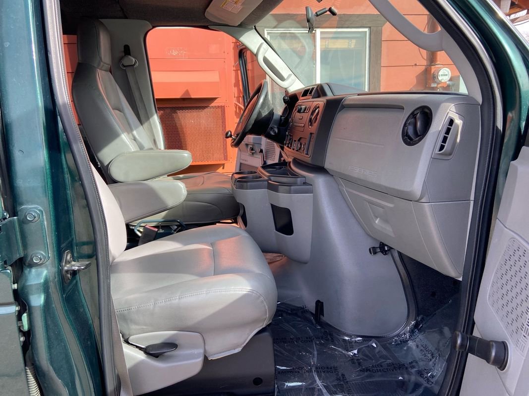 Used 2009 Ford E-350 and Econoline 350 XL image 24