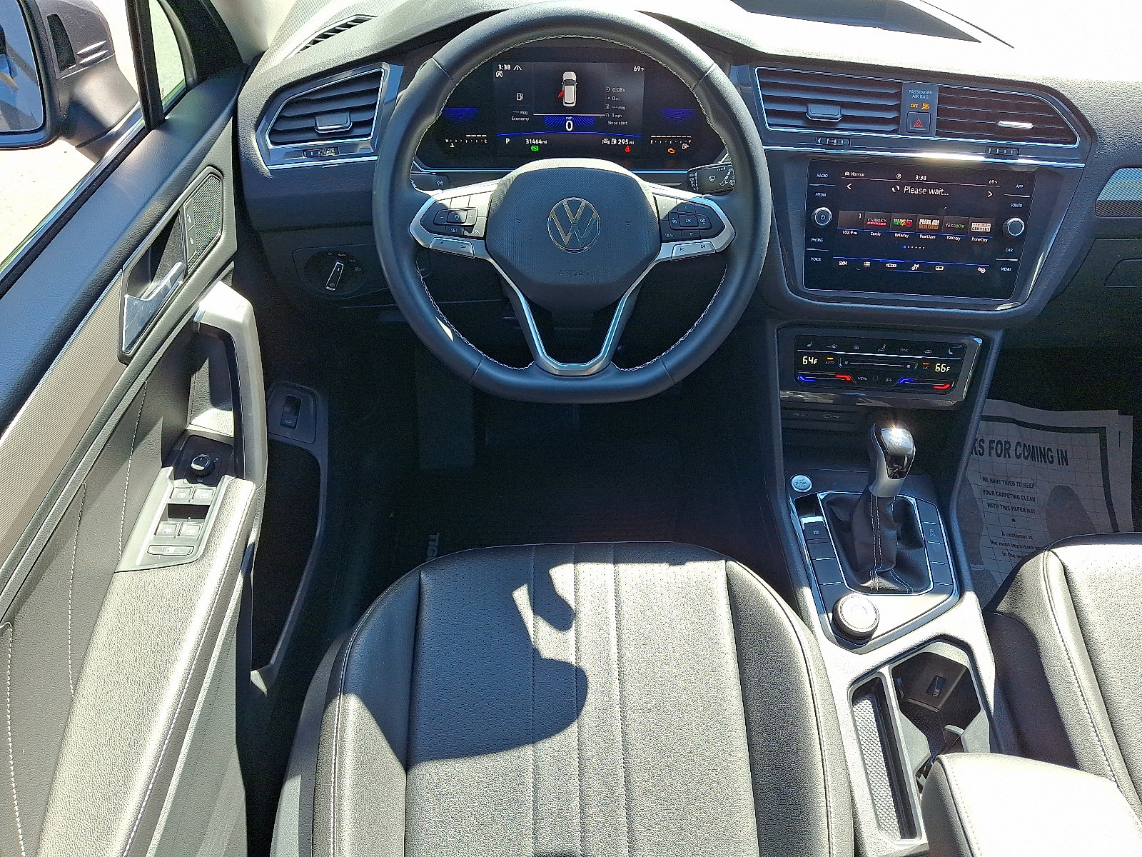 Used 2022 Volkswagen Tiguan SE AWD/4WD image 11
