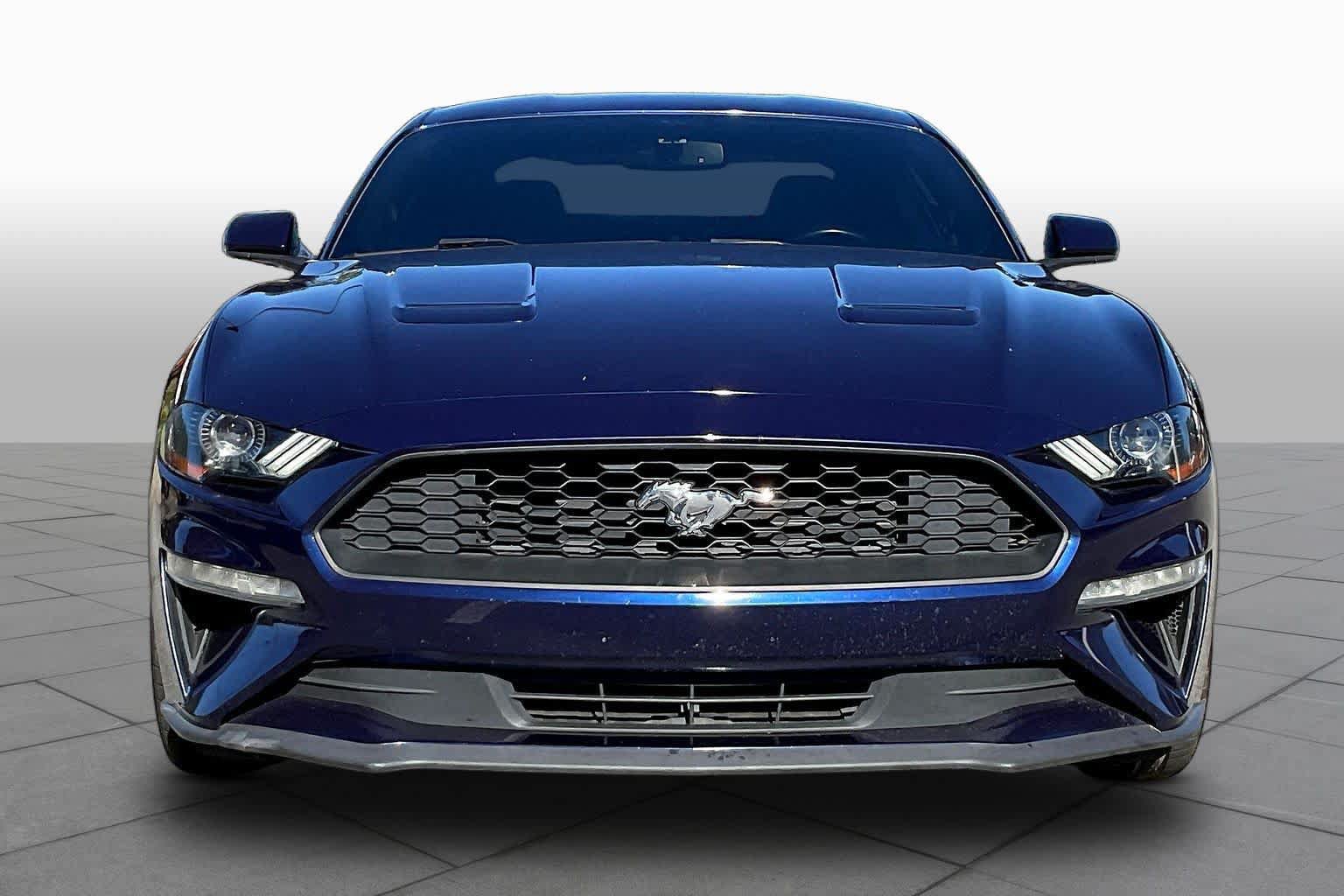 Used 2018 Ford Mustang Coupe w/ Equipment Group 101A RWD image 3