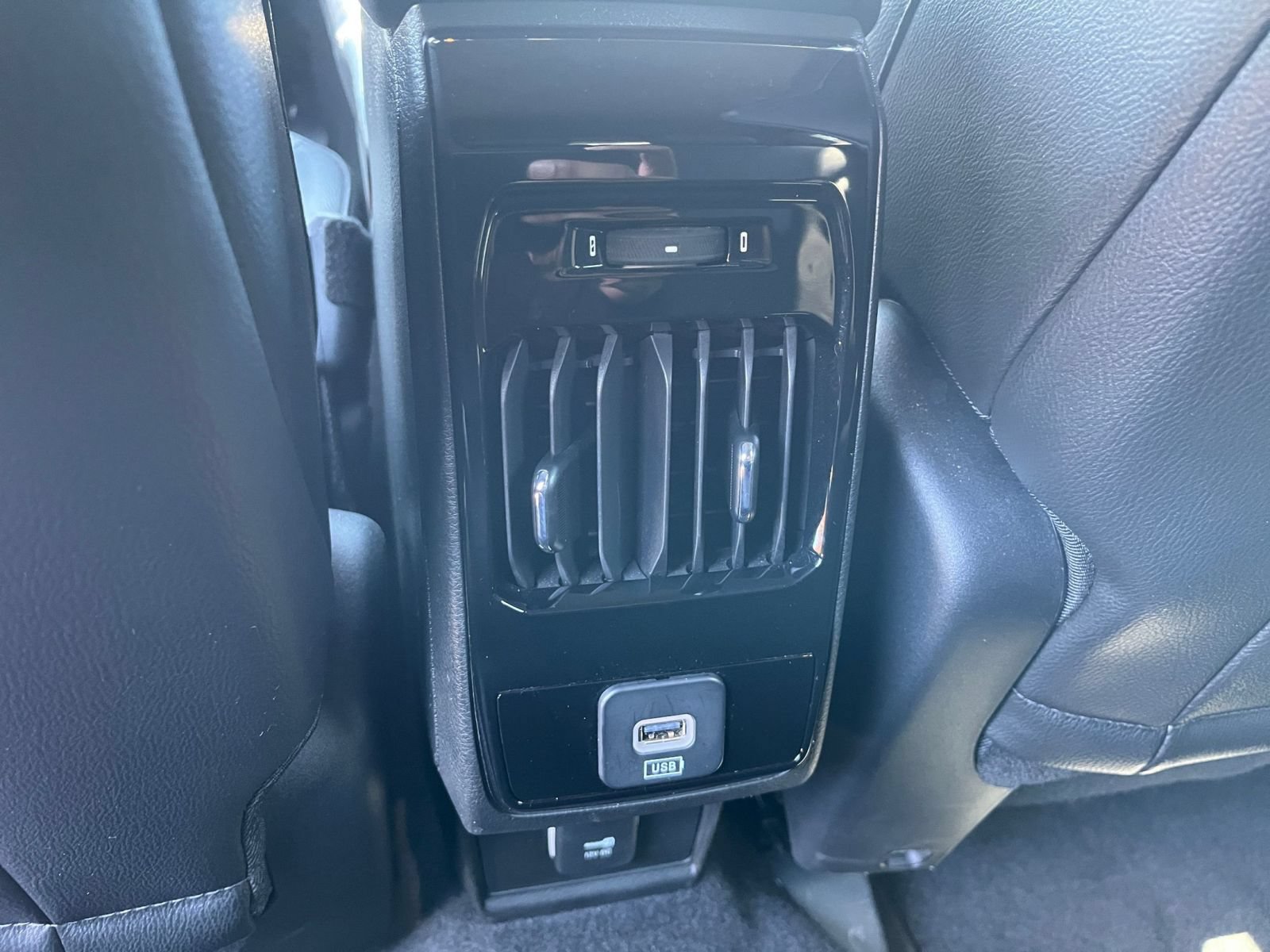 Used 2025 Jeep Compass Latitude AWD/4WD image 22