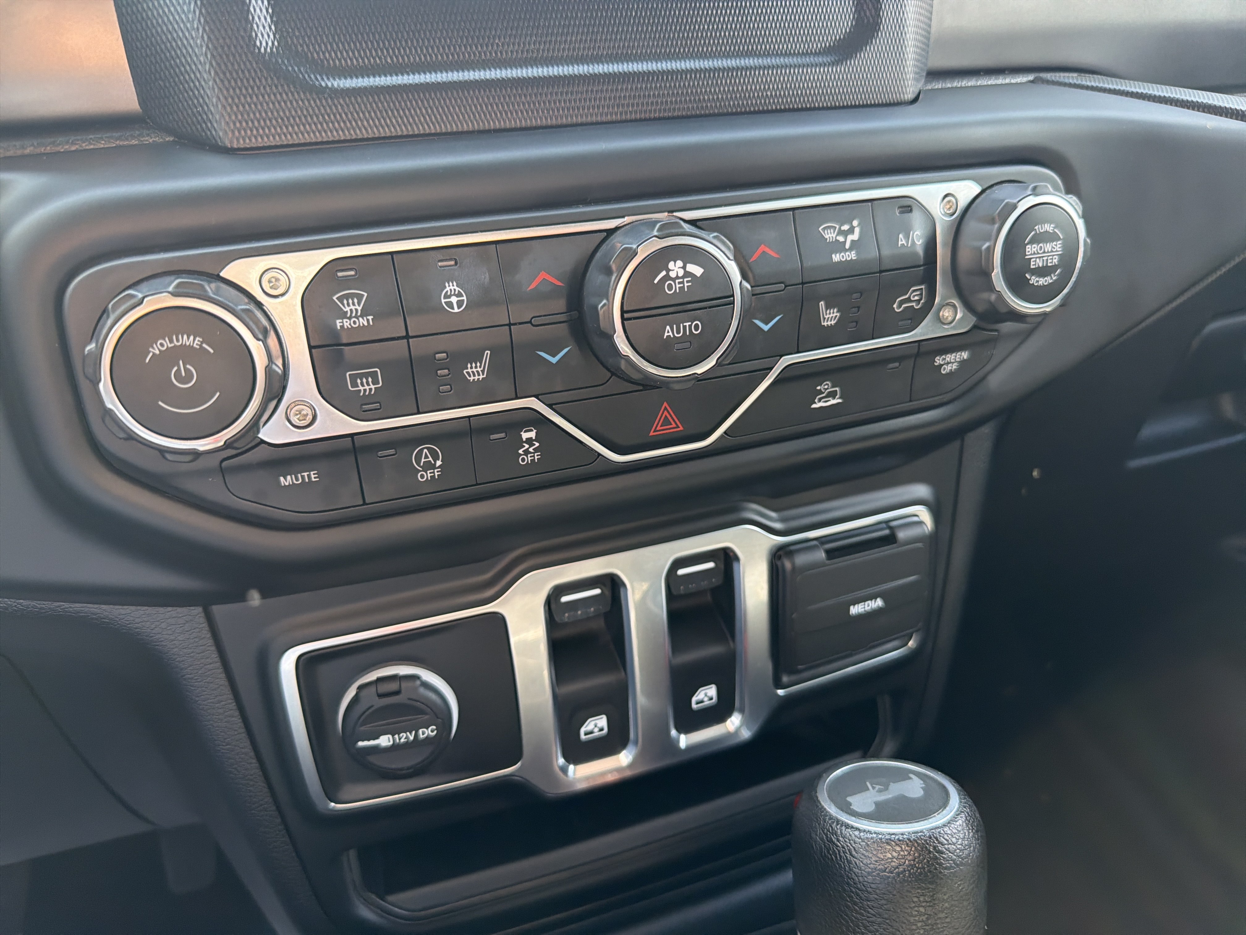 Used 2021 Jeep Wrangler Willys AWD/4WD image 15