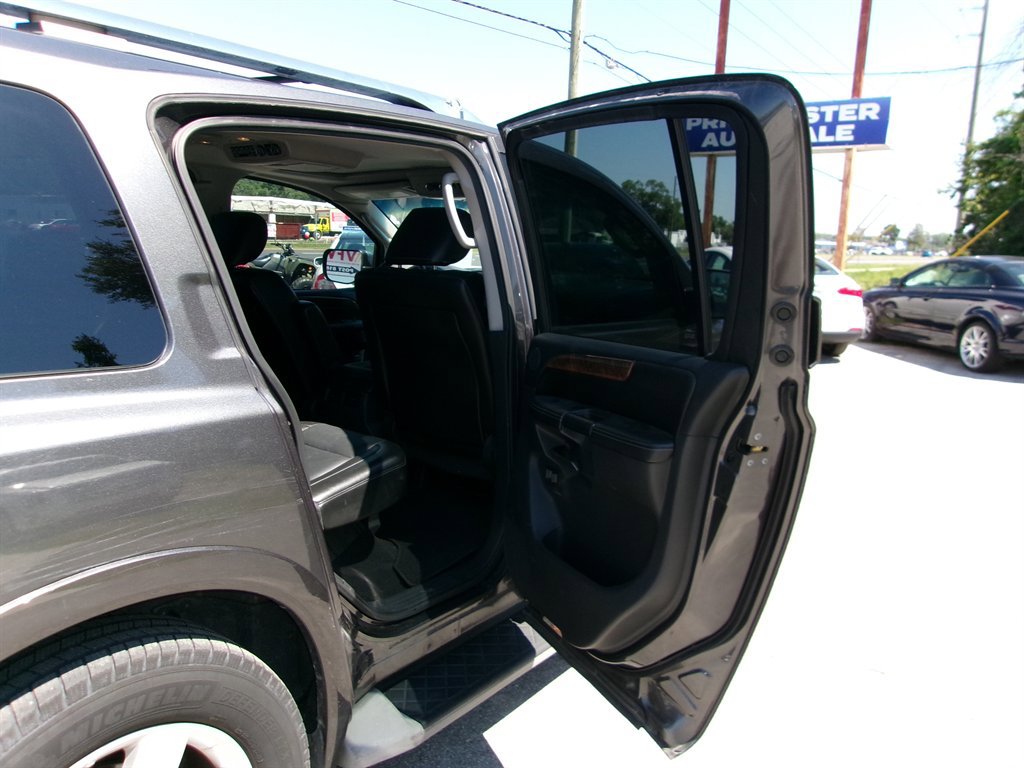 Used 2011 Nissan Armada SL w/ DVD FES Pkg RWD image 17