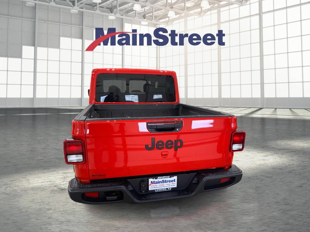 Used 2025 Jeep Gladiator Sport AWD/4WD image 4