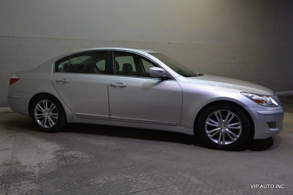 Used 2010 Hyundai Genesis 4.6 RWD image 27