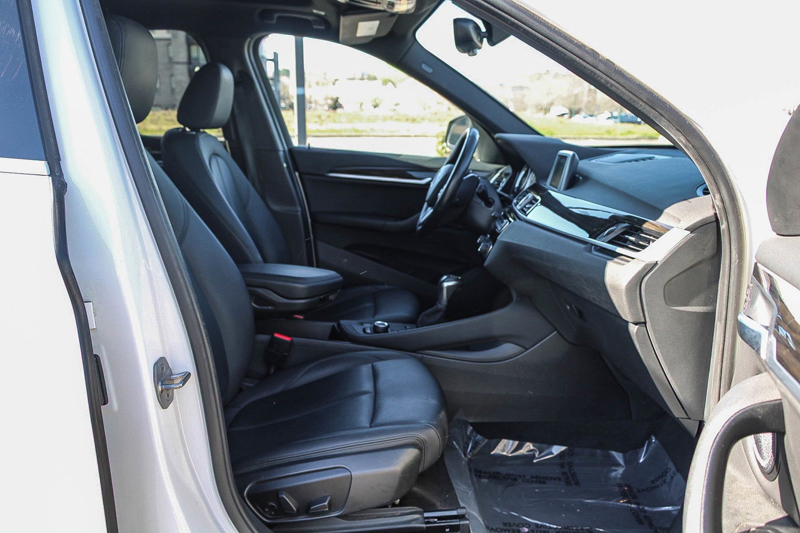 Used 2018 BMW X1 sDrive28i w/ Convenience Package image 16