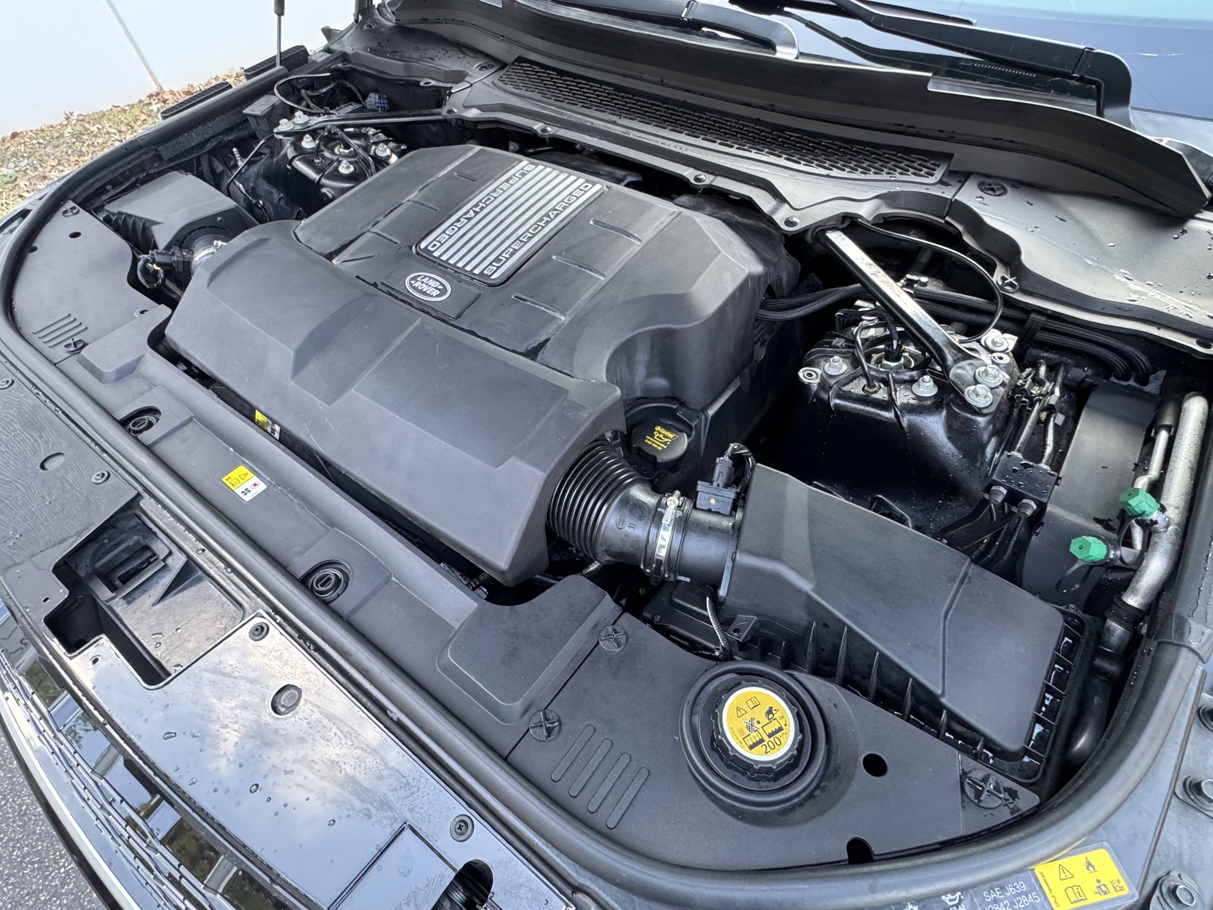 Used 2015 Land Rover Range Rover HSE image 8