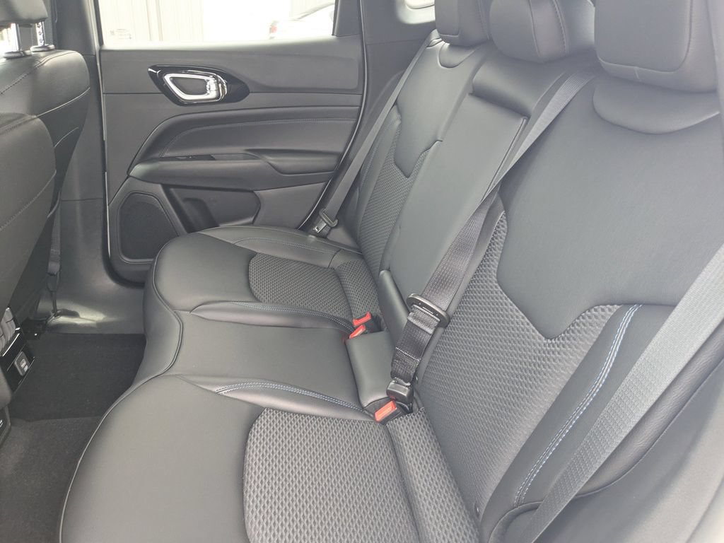 New 2026 Jeep Compass Latitude AWD/4WD image 15