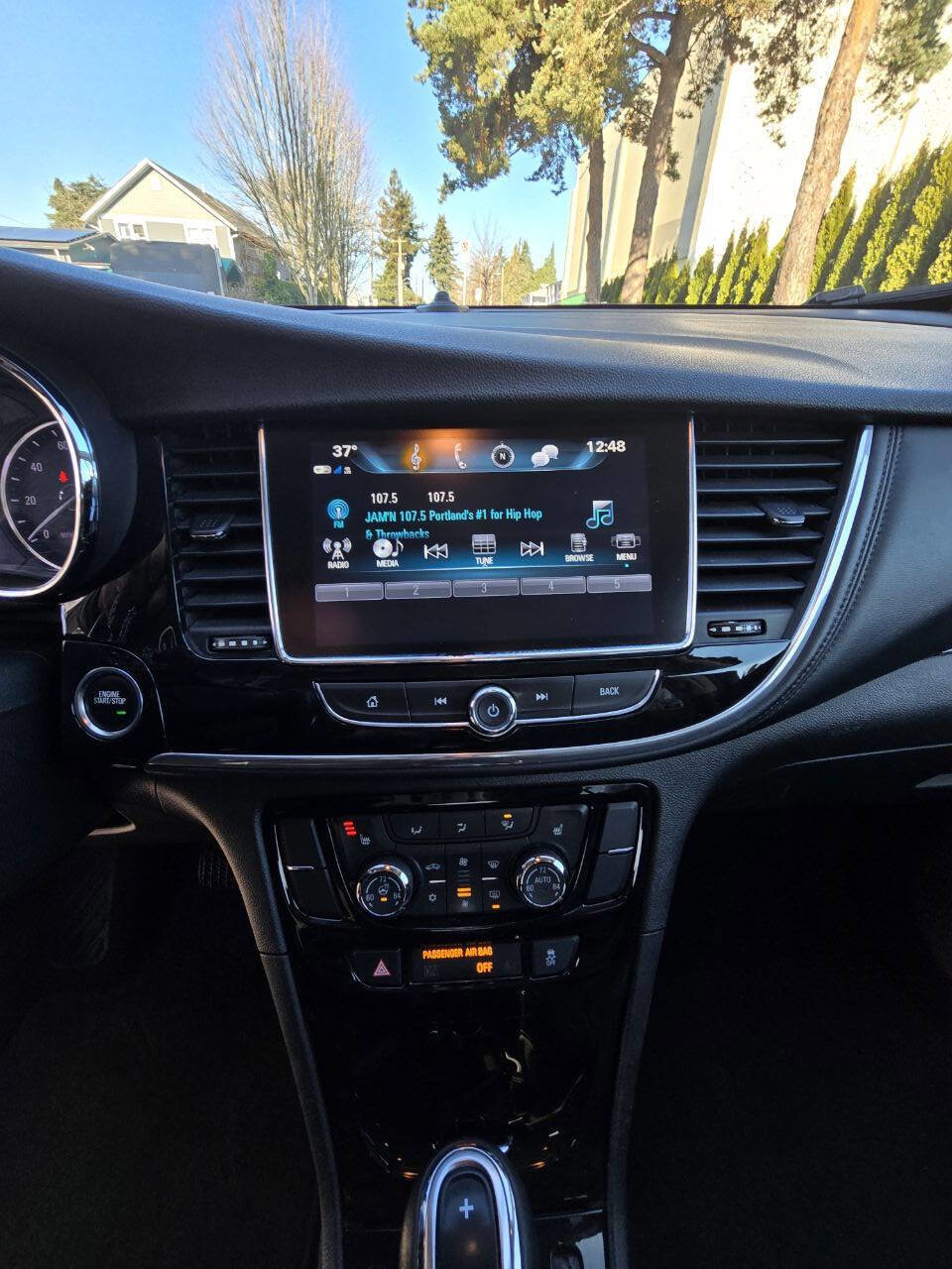 Used 2020 Buick Encore Essence image 11