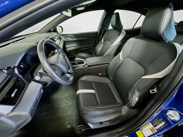 Used 2025 Toyota Camry SE image 12