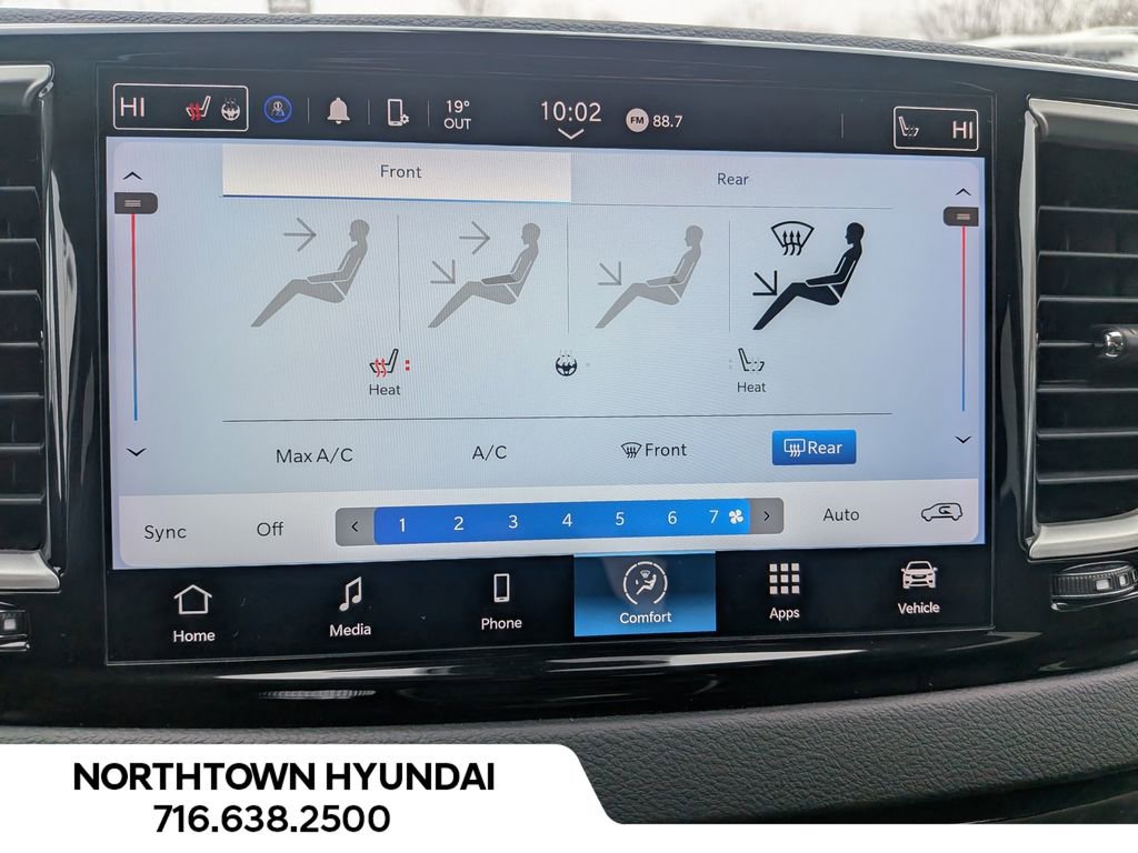 Used 2024 Chrysler Pacifica Touring-L image 21