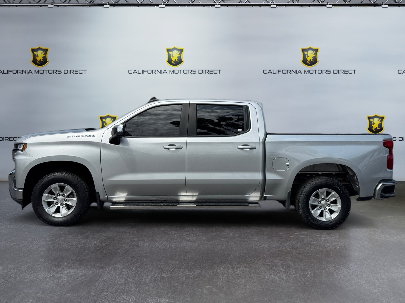 Used 2022 Chevrolet Silverado 1500 LT AWD/4WD image 2