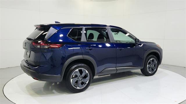 Certified 2025 Nissan Rogue SV image 8