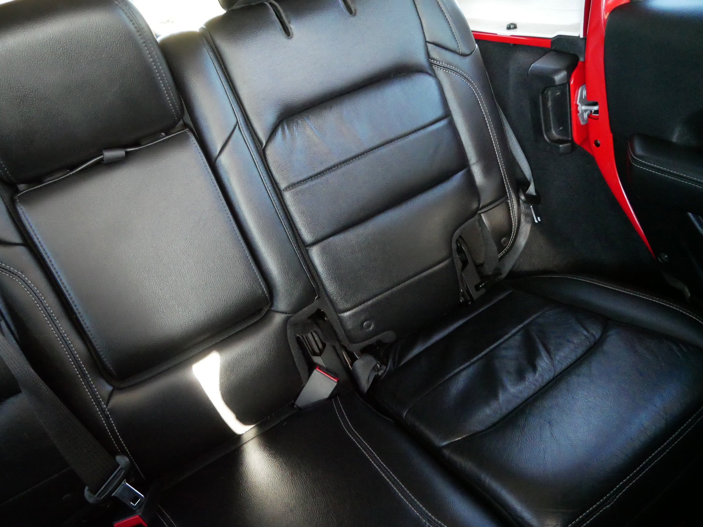 Used 2018 Jeep Wrangler Unlimited Sahara image 14