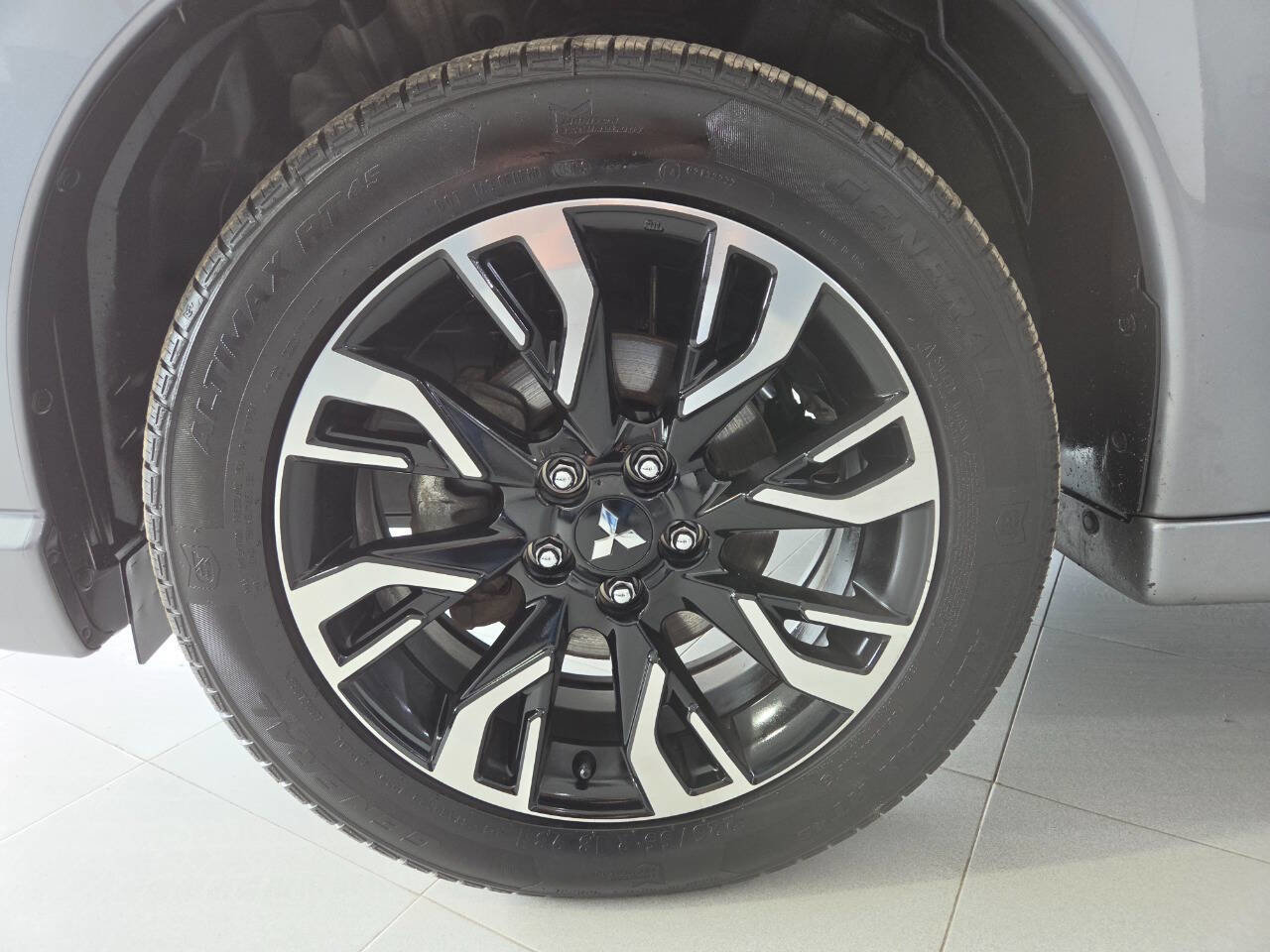 Used 2018 Mitsubishi Outlander SEL image 12