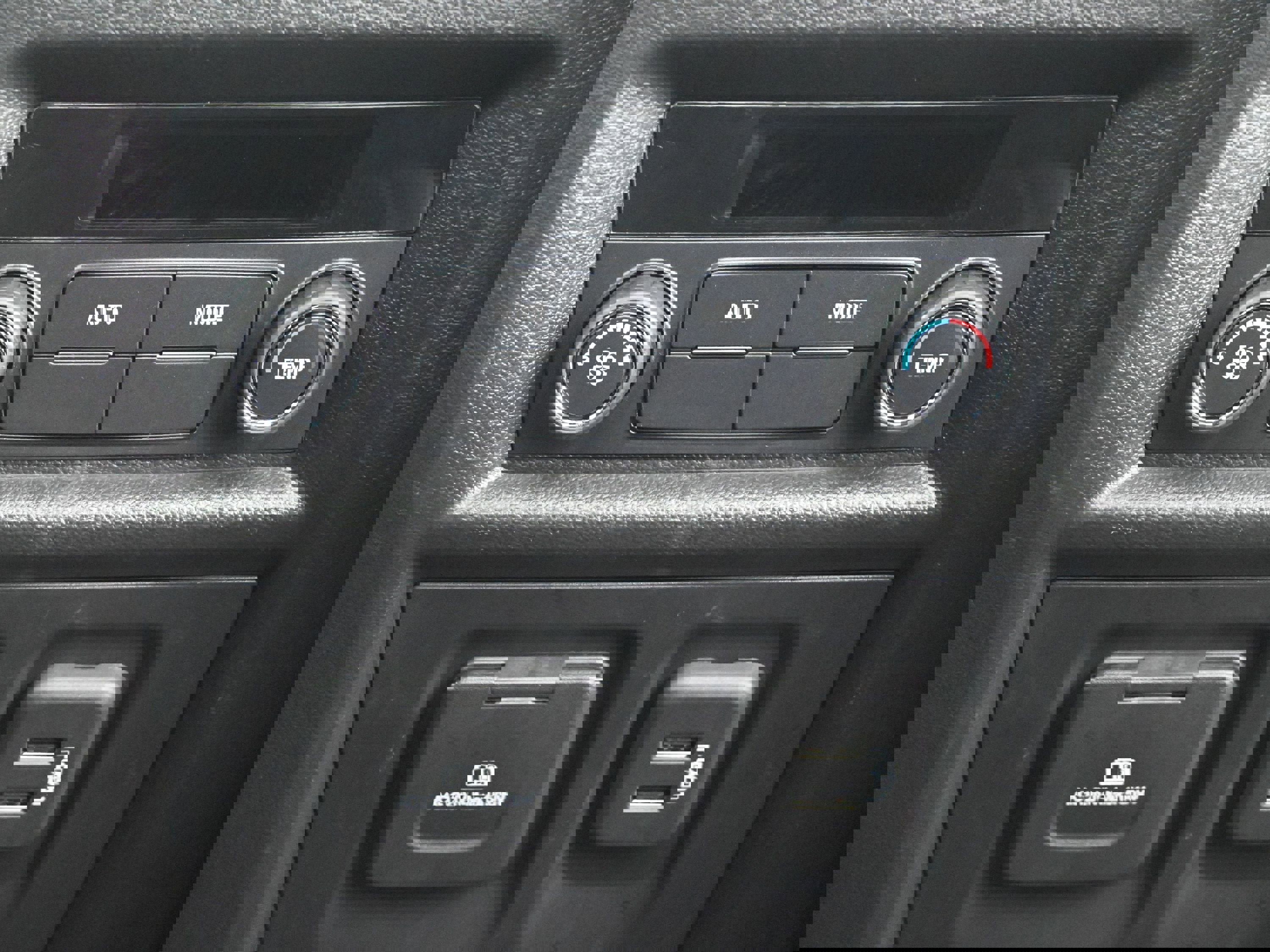 Certified 2023 Chevrolet Traverse RS image 24