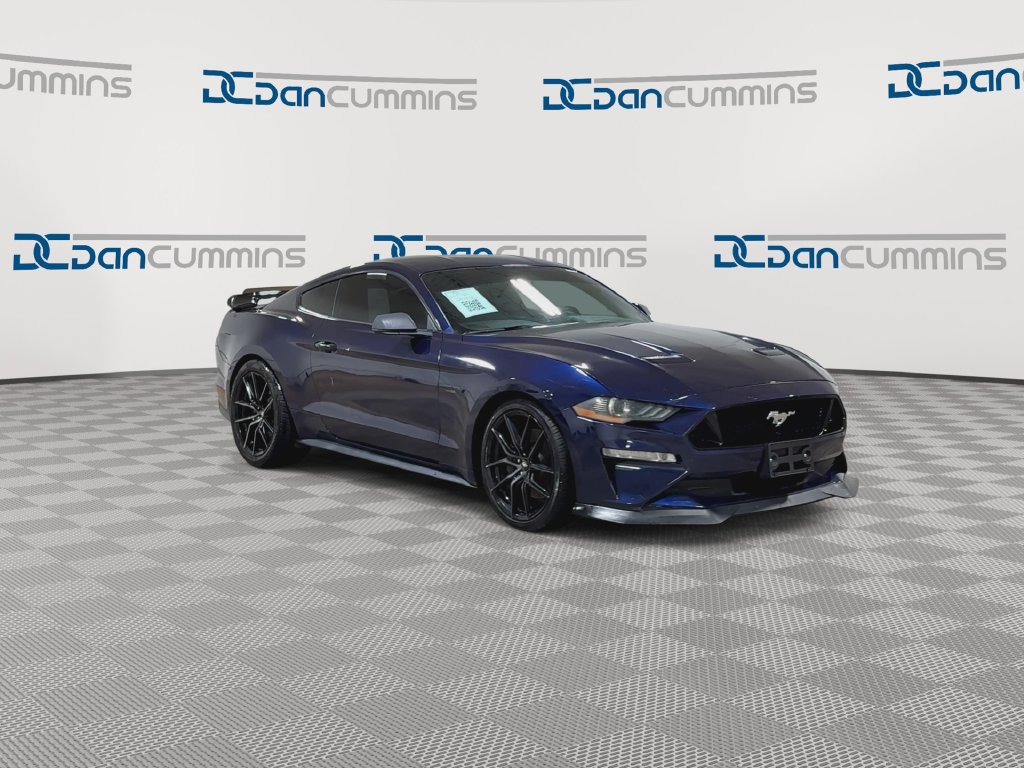 Used 2018 Ford Mustang GT RWD image 2