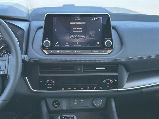 Used 2025 Nissan Rogue SV w/ SV Premium Package image 14