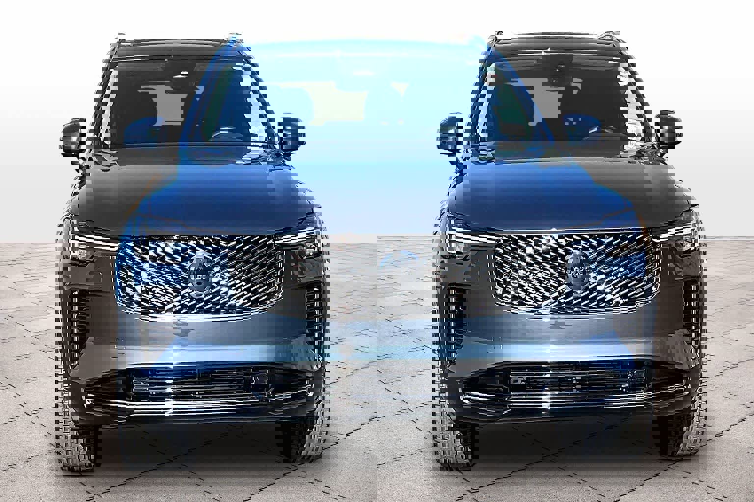 Used 2025 Volvo XC90 B6 Core w/ Protection Package Premier image 3