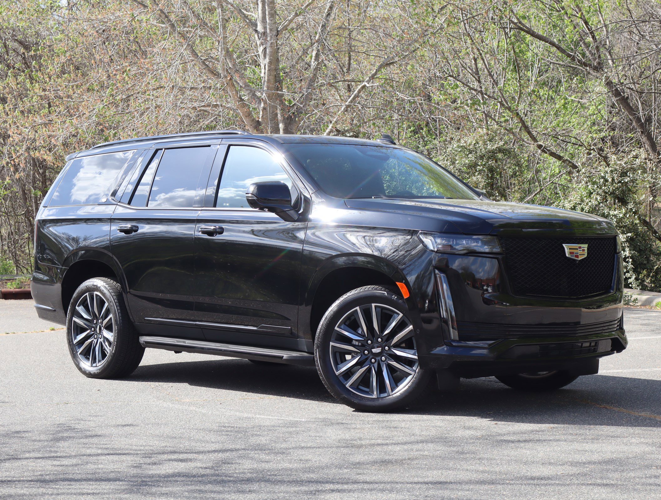 Used 2024 Cadillac Escalade Sport AWD/4WD image 2