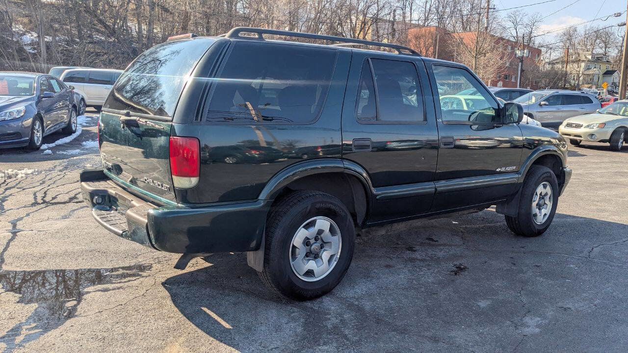 Used 2002 Chevrolet Blazer LS w/ Preferred Equipment Group image 8