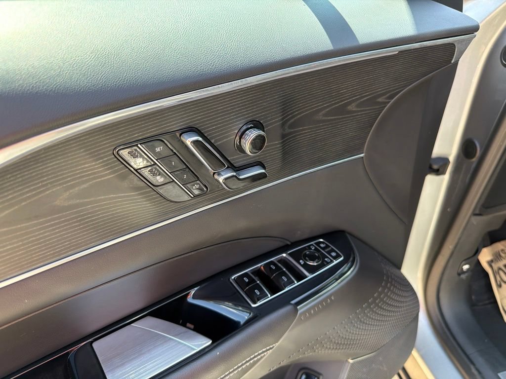Certified 2024 Cadillac Lyriq Luxury RWD image 19