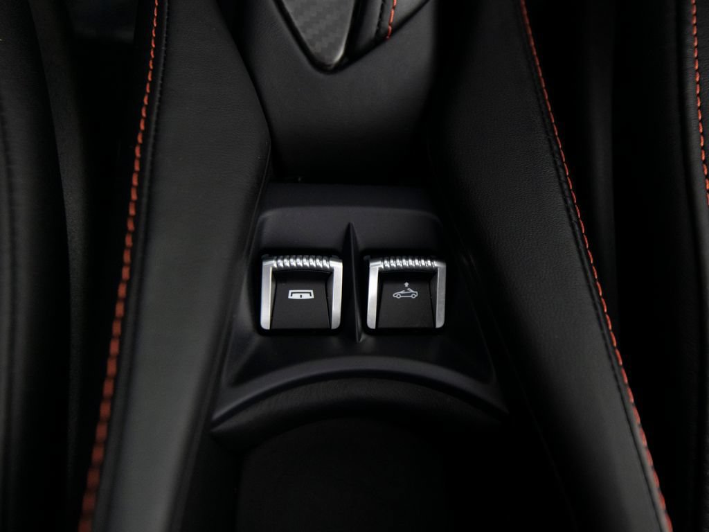 Used 2020 McLaren 720S Performance RWD image 22