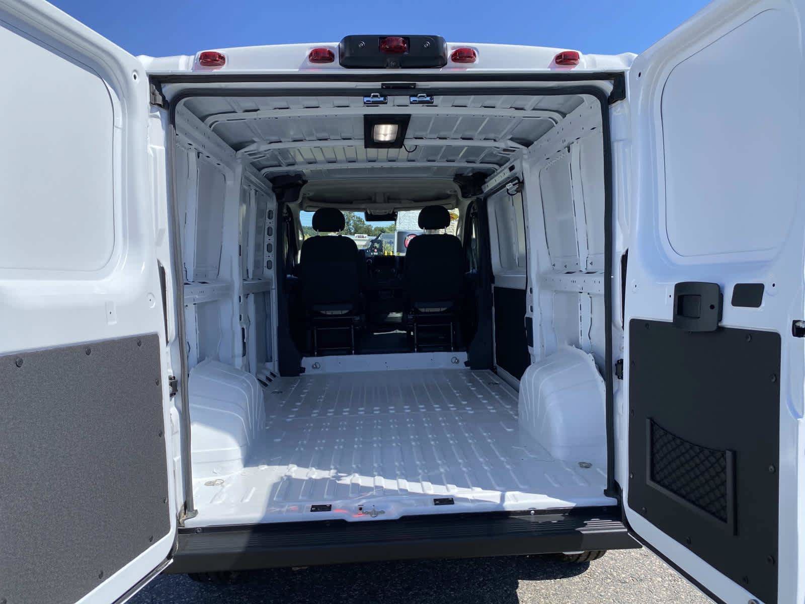 Used 2025 RAM ProMaster 1500 w/ Convenience Group FWD image 5