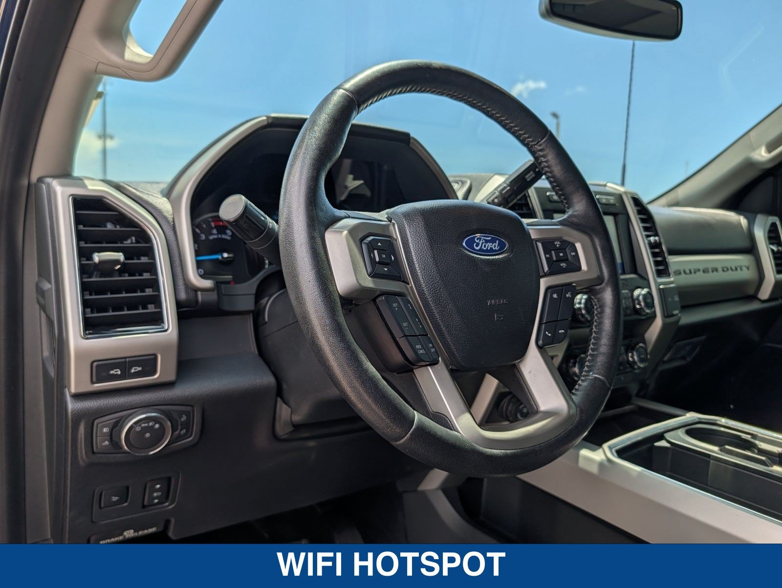 Used 2020 Ford F250 Lariat w/ Lariat Ultimate Package AWD/4WD image 35