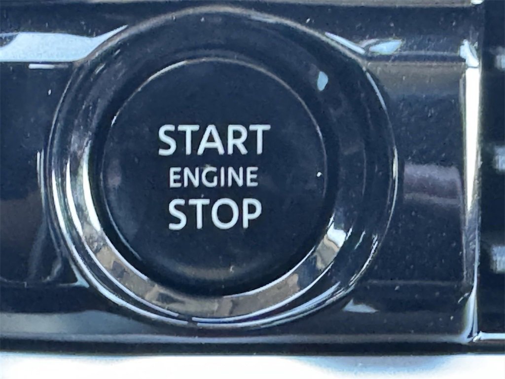 New 2025 Nissan Pathfinder Platinum w/ Black Appearance Package image 28