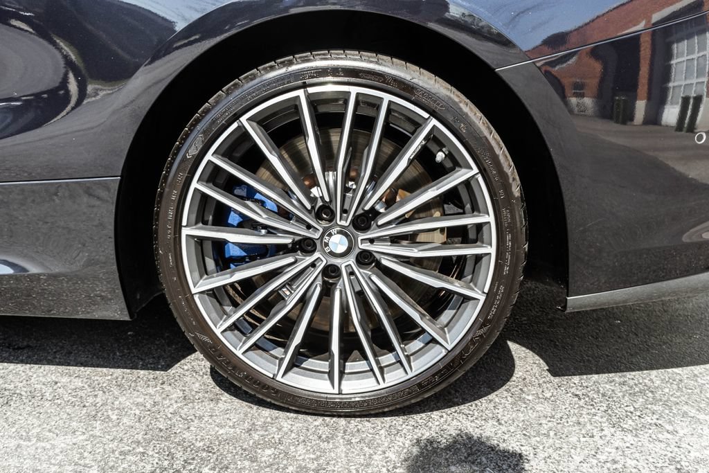 Used 2022 BMW M850i xDrive Coupe w/ M Carbon Exterior Package AWD/4WD image 30