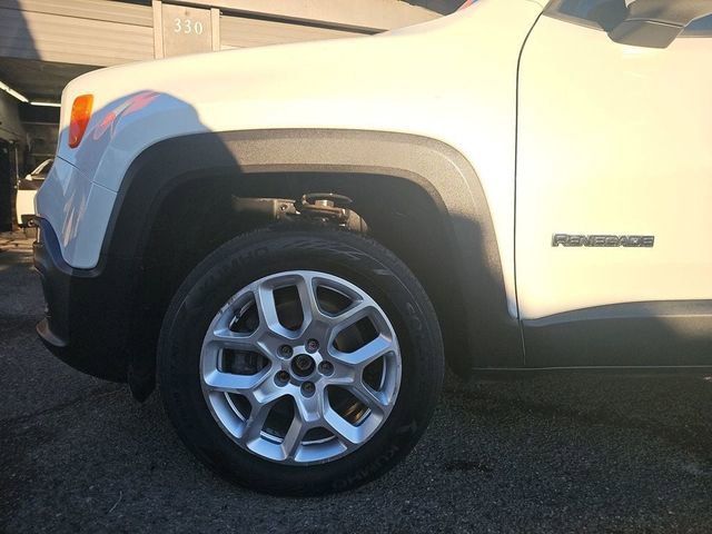 Used 2015 Jeep Renegade Latitude w/ Popular Equipment Group AWD/4WD image 27