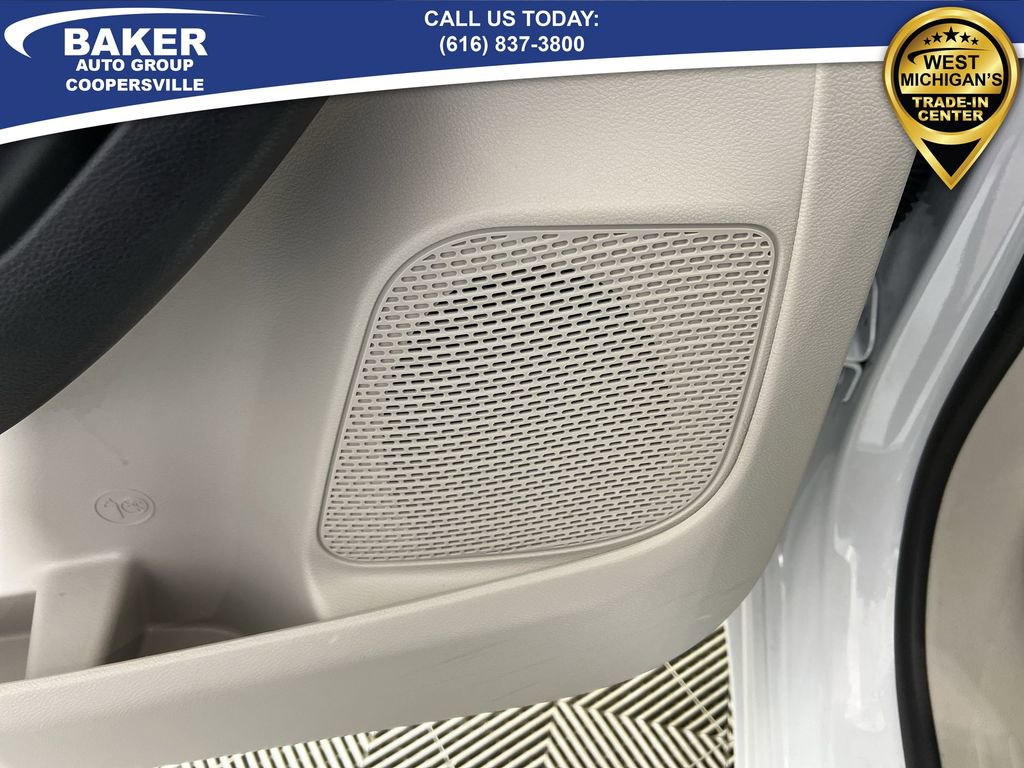 Used 2024 Chrysler Pacifica Limited image 25