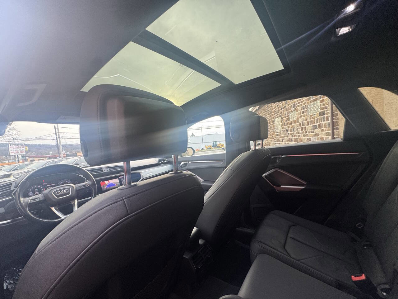 Used 2020 Audi Q3 2.0T Premium w/ Convenience Package image 16