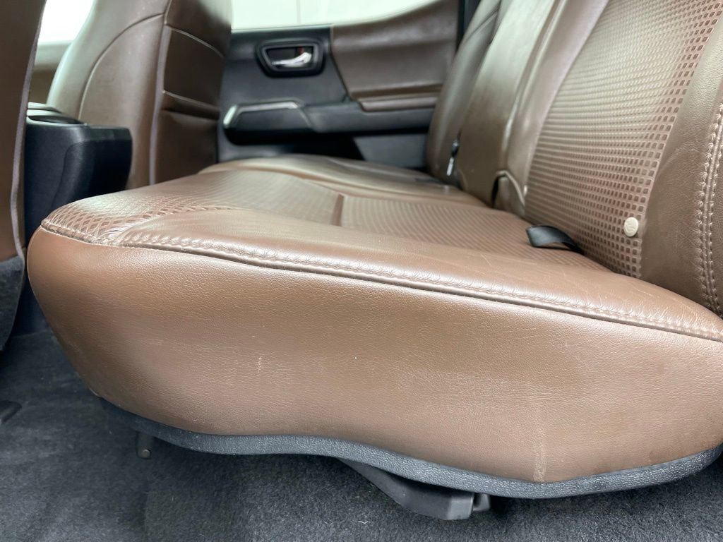 Used 2017 Toyota Tacoma Limited w/ Tow Package image 40