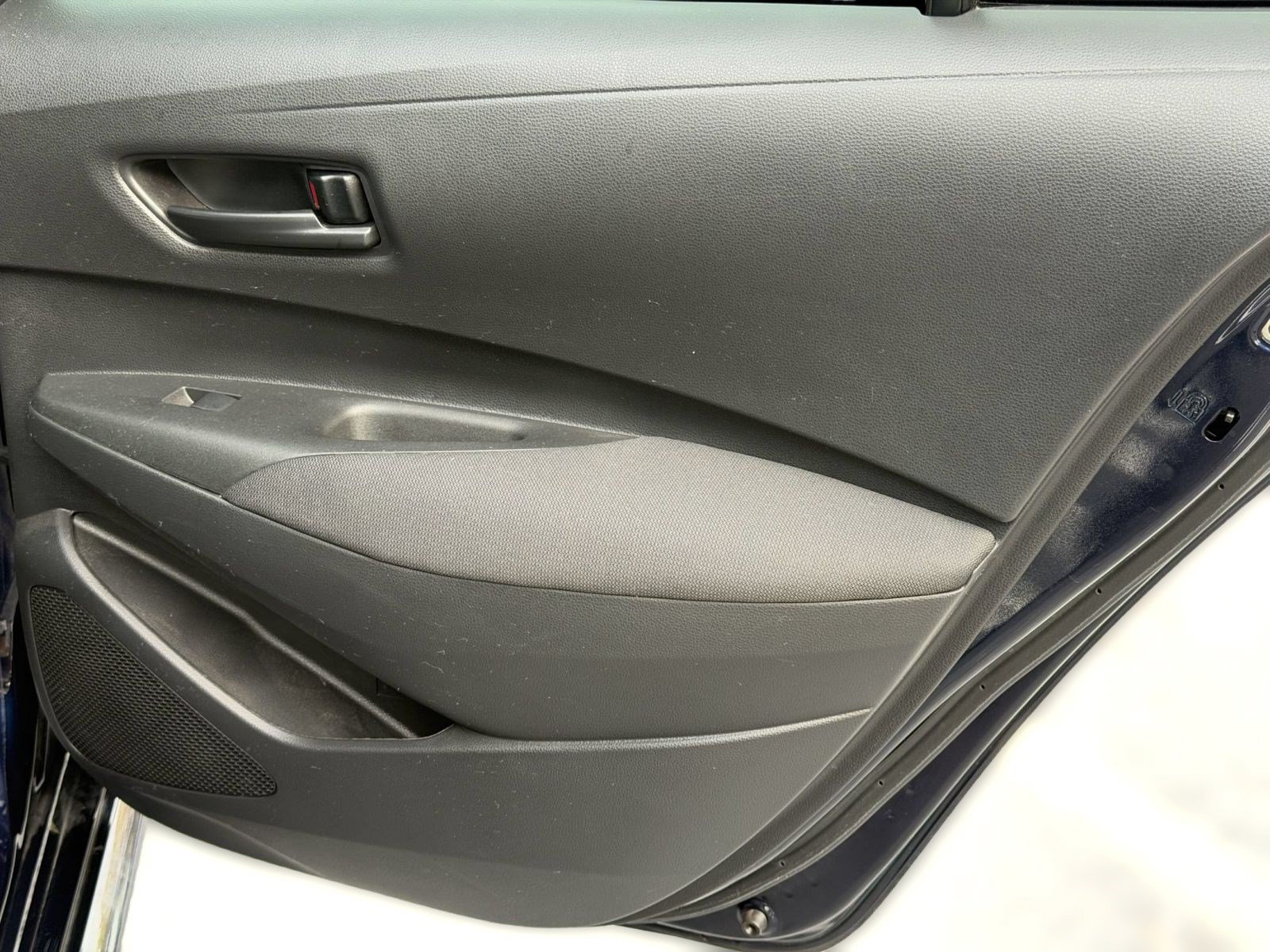 Certified 2022 Toyota Corolla LE FWD image 32
