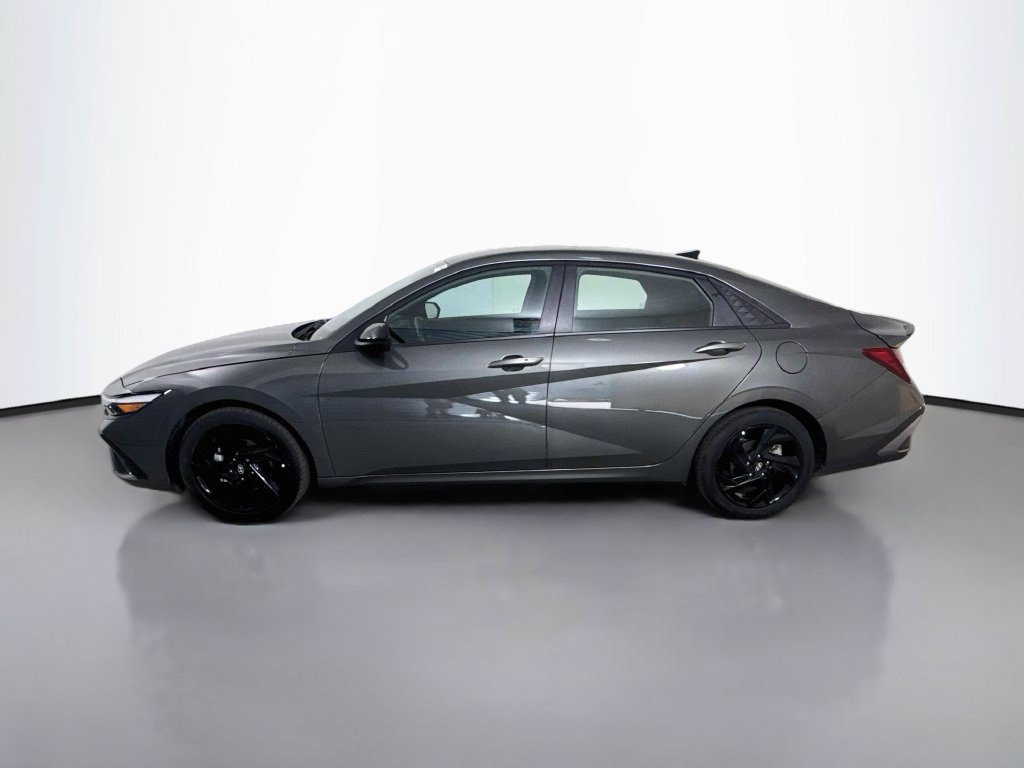 Used 2026 Hyundai Elantra Sport FWD image 6