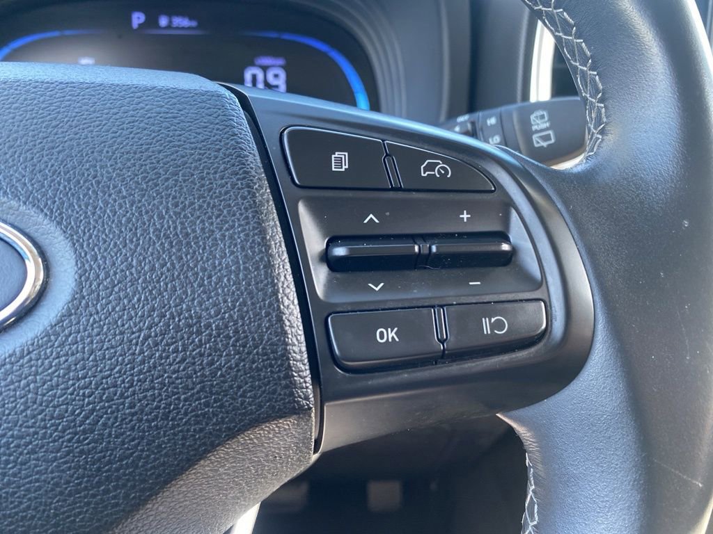 Used 2024 Hyundai Venue SEL image 17