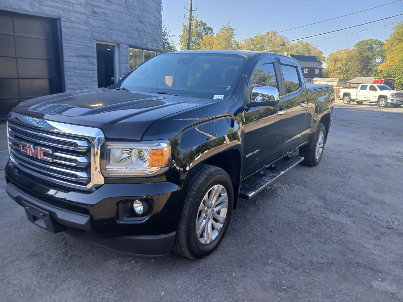 Used 2019 GMC Canyon SLE image 2