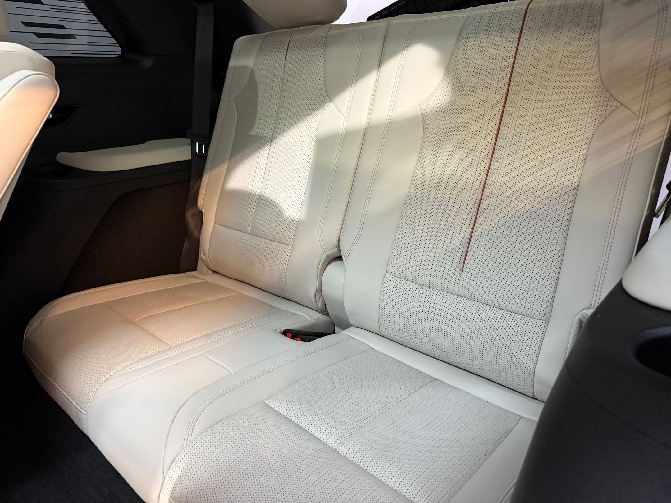 New 2026 Cadillac Vistiq Sport w/ LPO, Floor Liner Package image 48