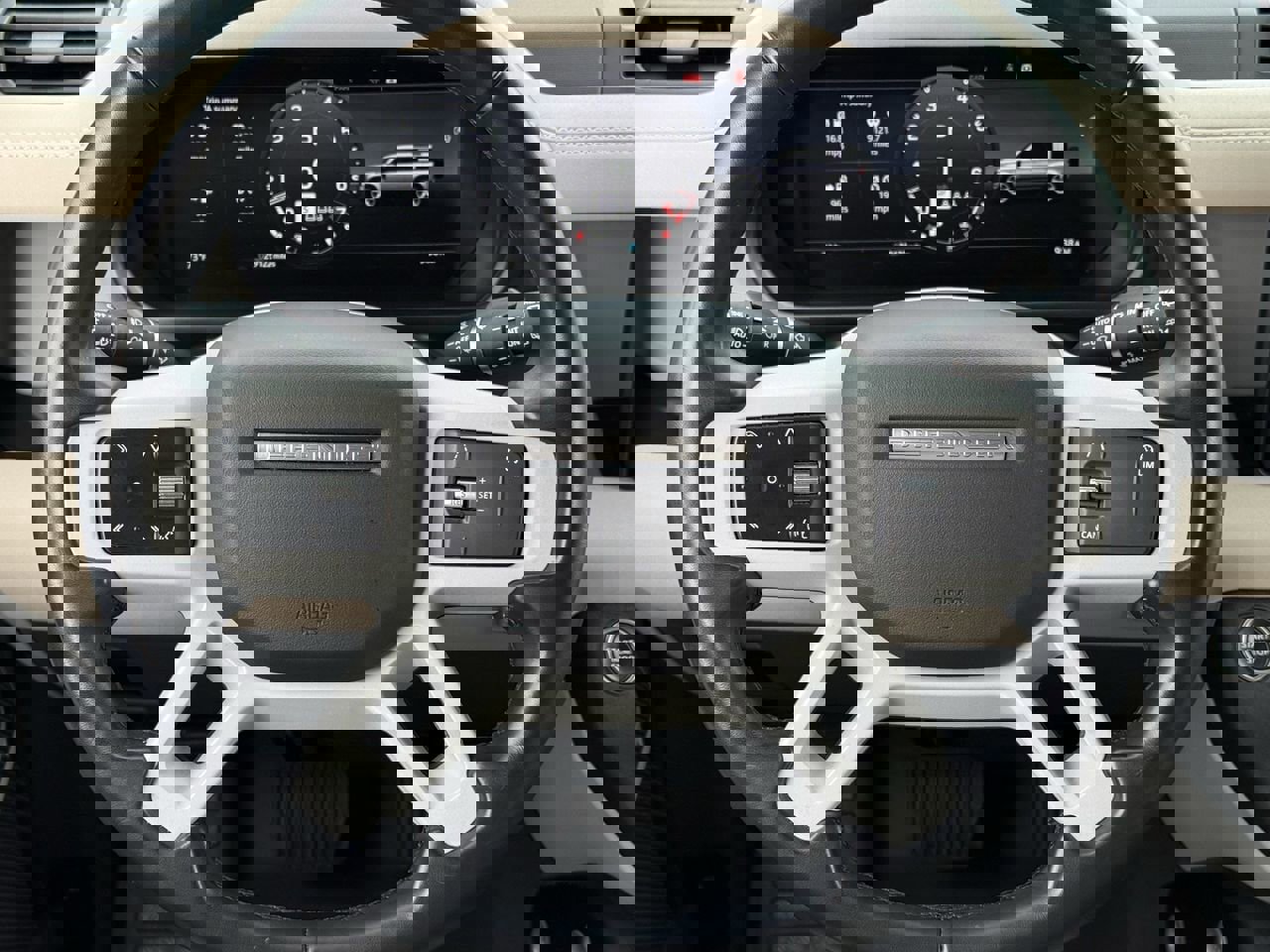 Used 2023 Land Rover Defender 110 SE image 16