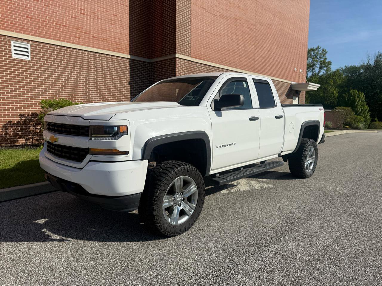 Used 2016 Chevrolet Silverado 1500 Custom w/ Custom Convenience Package AWD/4WD image 2