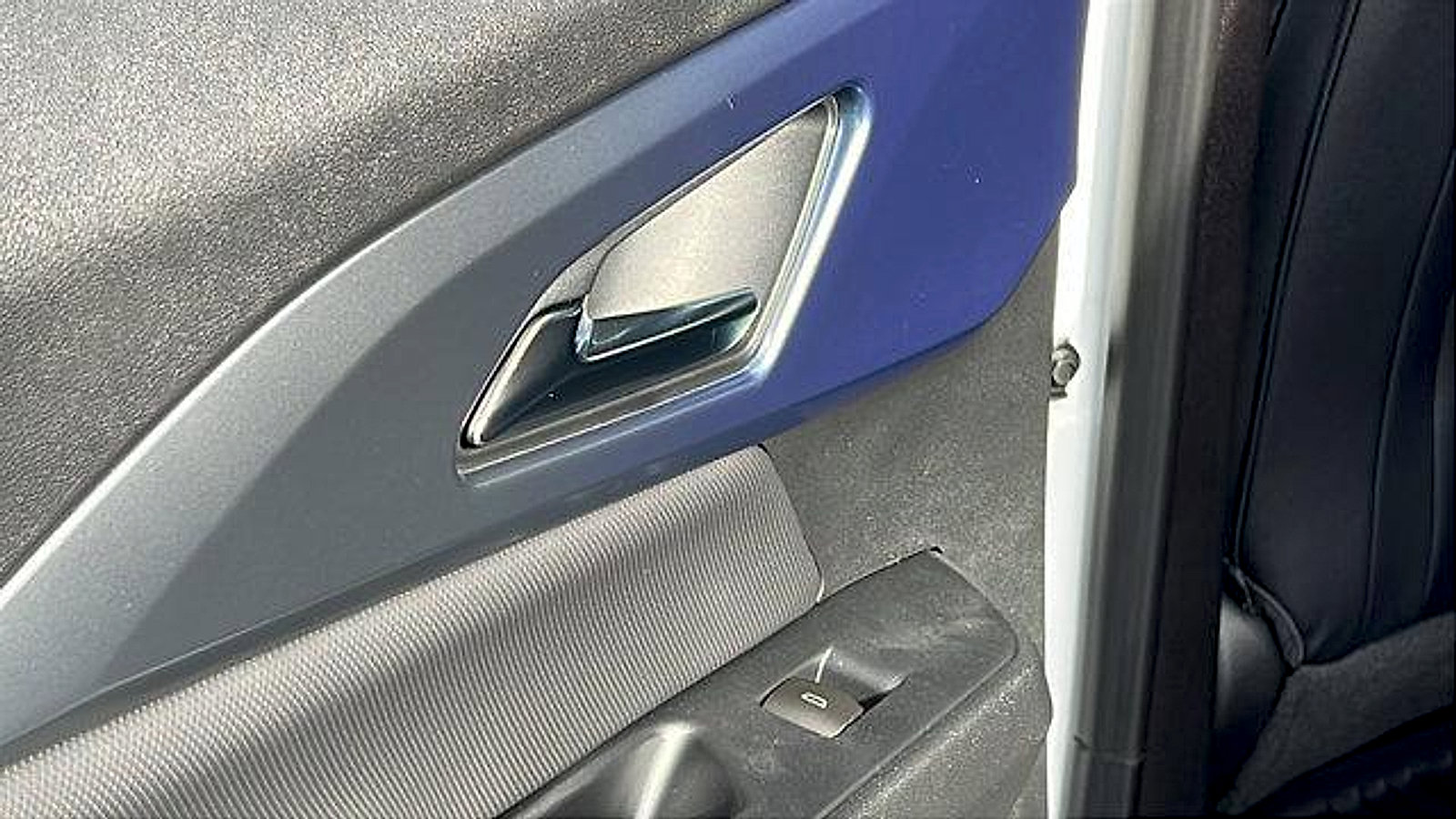 New 2026 Chevrolet Equinox EV LT image 12