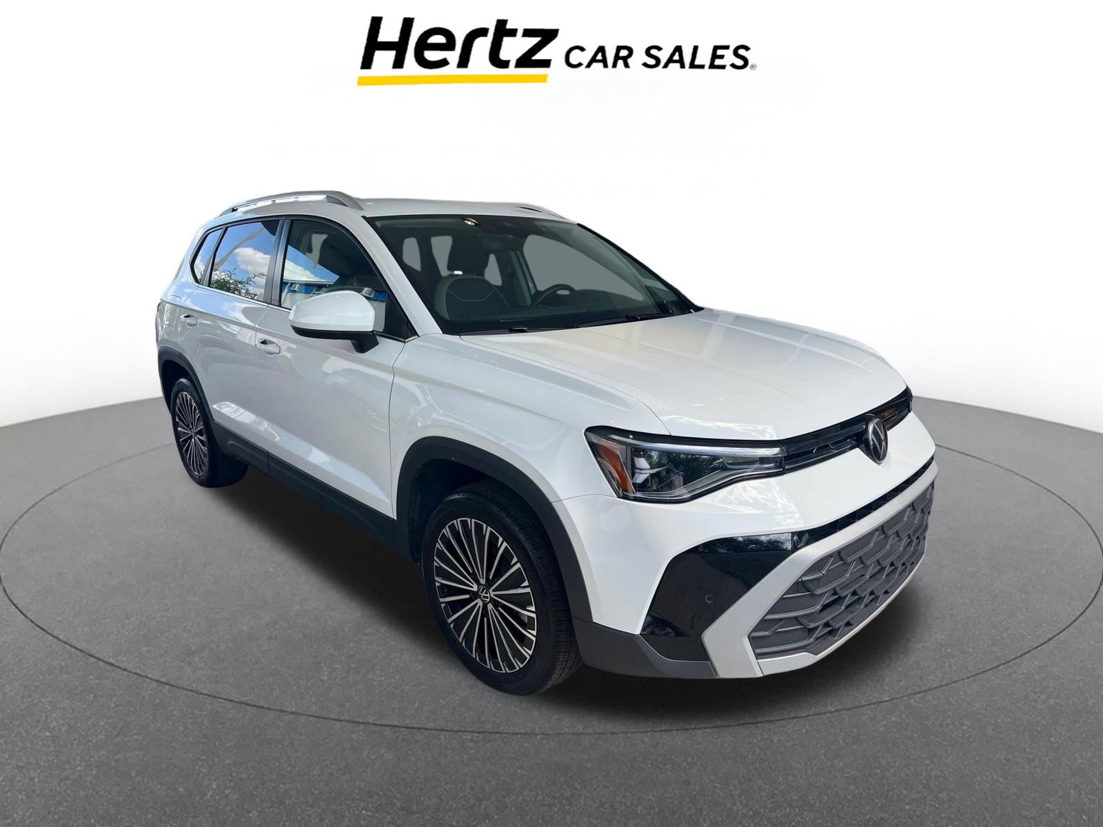 Used 2025 Volkswagen Taos SE FWD image 1