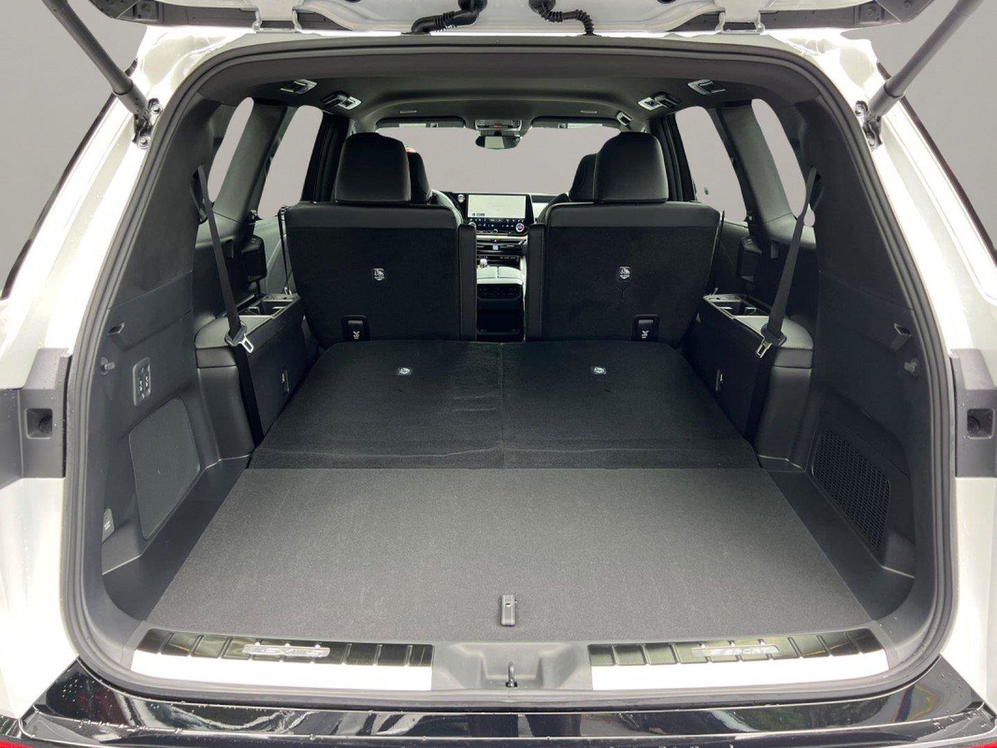 New 2026 Lexus TX 500h AWD image 11