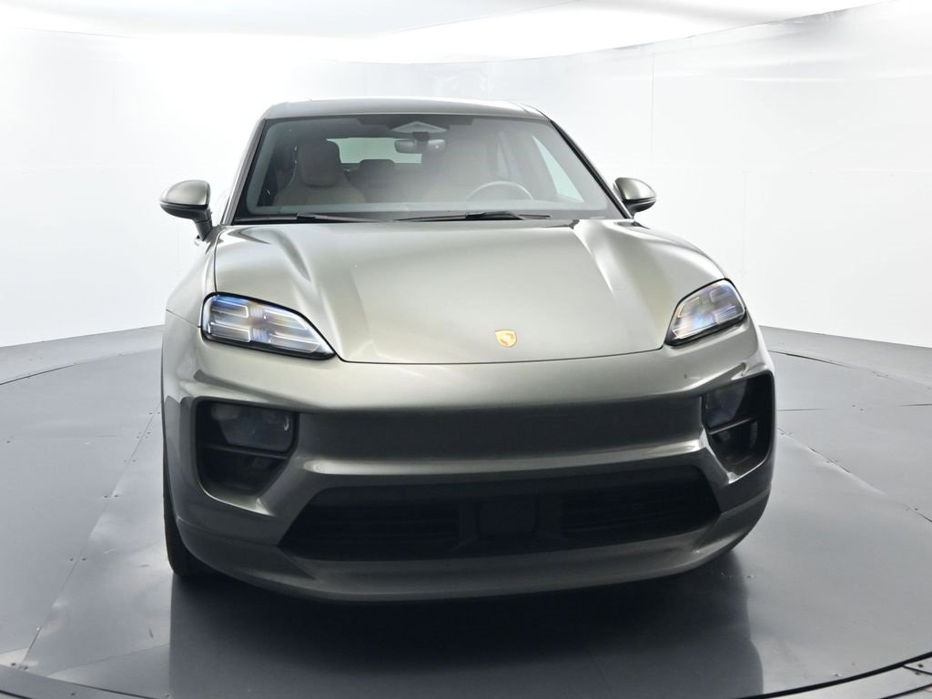Used 2025 Porsche Macan Electric image 18