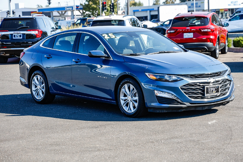 Used 2025 Chevrolet Malibu LT FWD image 5